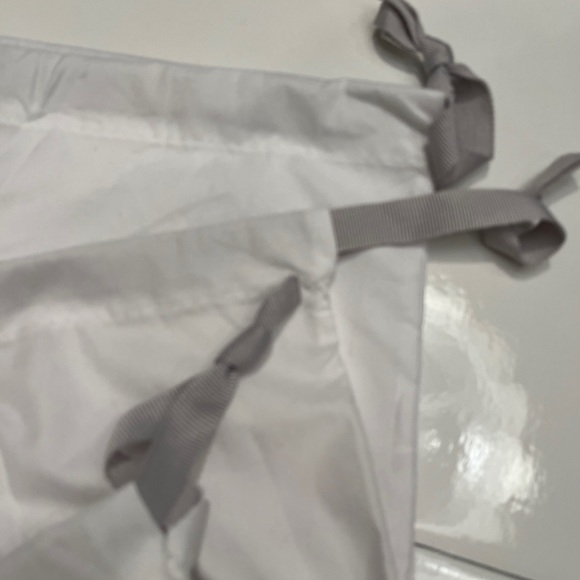 JIMMY Choo Dust Bags w/Drawstring. Set of 3. 11x14.5”, 10.5x14”, 13.5x14”. Used - Picture 2 of 13